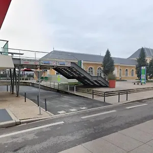 Micro-salle En Face De La Gare Roanne